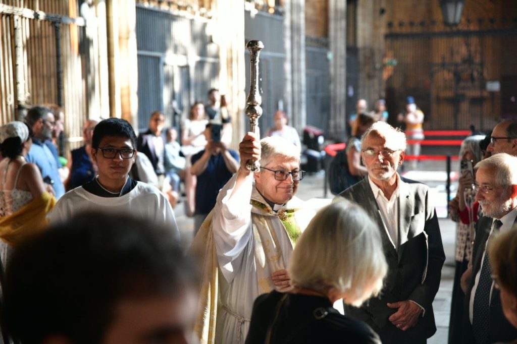 La Catedral de Barcelona inaugura el Ou com Balla como símbolo de ...
